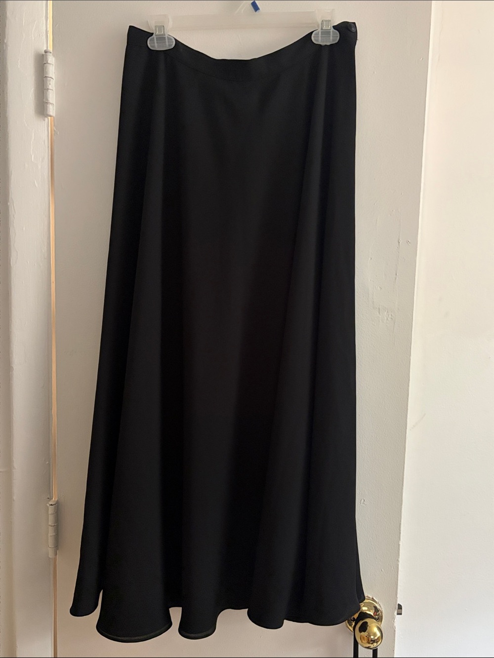 Elegant Black Maxi Skirt — Timeless Flowing Silhouette